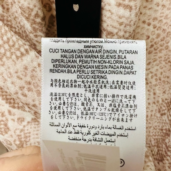 NWT BCBG MAXAZRIA Python Off-The-Shoulder Blouse Bare Pink 3/4 Sleeves Size XS - Picture 9 of 9